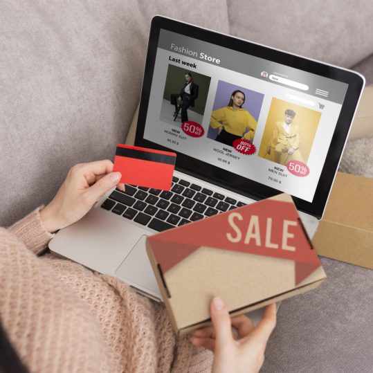 discount-shopping-season-with-sale